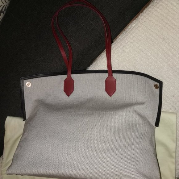 Burberry Large Logo Graphic Cotton Canvas Society Tote (Black) - Picture 7 of 10